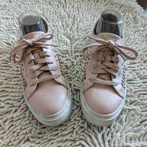 Brash pink lace up sneakers   Sz  8.5